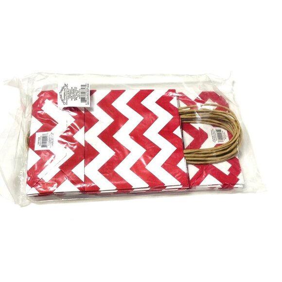 12 Gift Bags Red White Chevron Designer Party Paper Bags 9x6 1/4 inches NEW! - Picture 2 of 2